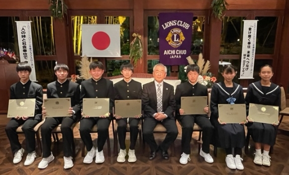 ライオンズ賞表彰式 2021年12月2日 岩崎台俱楽部グラスグラス ライオンズ賞表彰式 2021年12月2日 岩崎台俱楽部グラスグラス