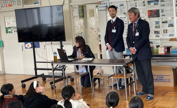 12/11　薬物乱用防止教室（日進市立香久山小学校）